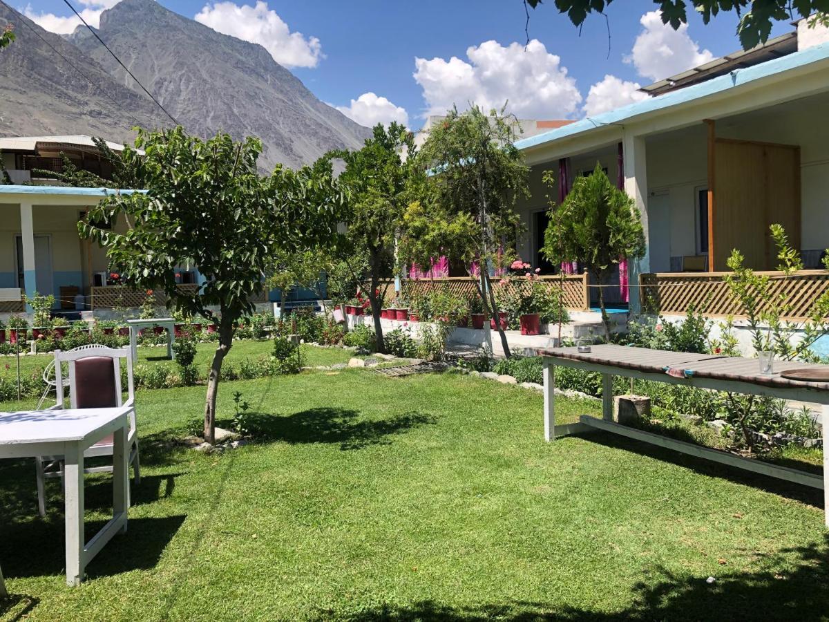 Madina Hotel 2 Gilgit Exteriér fotografie